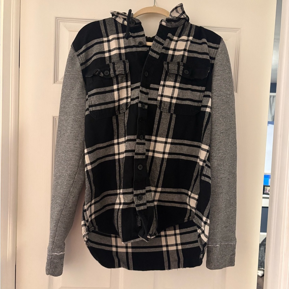 Hollister Black and Gray Plaid Shirt Jacket